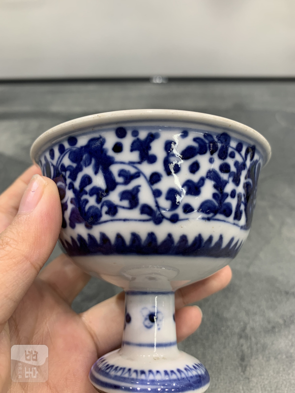 清乾隆青花缠枝花卉纹高足杯 - 图13